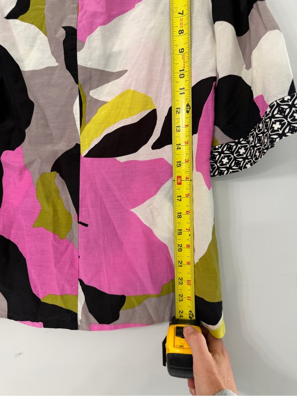 Trina Turk Women’s Medium Cotton Silk pink multicolor printed half sleeve blouse - Picture 4 of 6